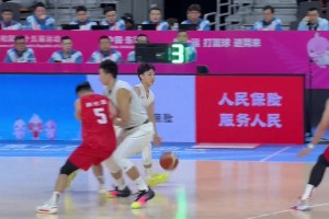 爷青回！骑士换上了当年詹姆斯骑士1.0时代的地板，太有感觉了