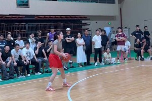 回到诺坎普！巴萨官方发视频配文：真令人起鸡皮疙瘩