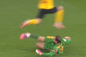 休想进球！曼城官方怒赞多纳鲁马这次两连铲