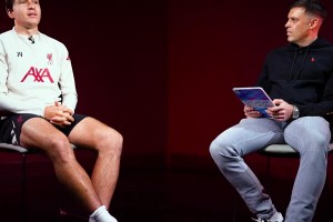 南通支云门将送大礼！广东广州豹吊空门得手掌握冲超主动权