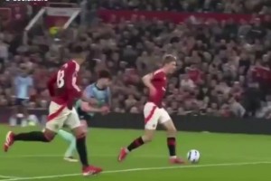 曼联博主：都是半斤八两，看看霍伊伦的这次机会