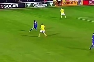 这运气也是没谁了！这可能是，伊布职业生涯最轻松的一粒进球！