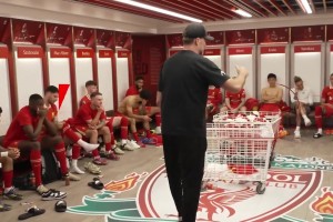 教父！回顾克洛普最后一次更衣室赛后演讲：天空才是你们的极限！