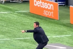 身体与技术完美结合！来看当年阿德里亚诺如何让整个欧洲颤抖