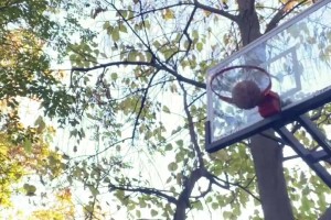 A史密斯：詹姆斯打到23个赛季还在追赶乔丹，事实就是乔丹是goat