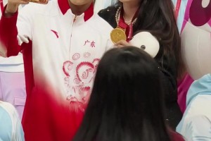 身高175！徐杰正牌女友社媒高调撒狗粮，徐杰现身评论区秀恩爱