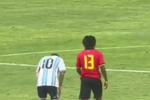 内马尔赛前训练轻盈自如，还能在明年世界杯看到你的表演吗？