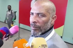 留胡子前拍的！胡桑诺夫好像那个新疆卖羊肉串的成功人士！