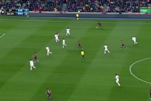 差别明显！名场面：多特球迷看到克洛普和穆里尼奥不同的反应！