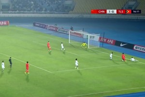 万项倒三角传中，张旭尧点球点推杆破门