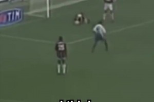 这谁敢挡啊！巴蒂斯图塔看自己经典的小禁区任意球爆射！