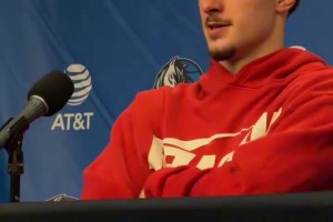 弗拉格此前谈独行侠战绩惨淡：我还是第一次输这么多场比赛