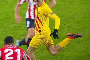 教授这气质足坛独一份！温格名场面：君临天下！