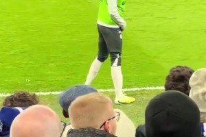 一周5佳球-库杜斯精彩凌空斩世界波&乌德勒支前锋中圈直接吊射