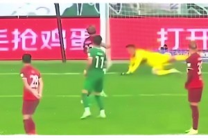 一会拉什傅德给巴塞罗那跳起来了，拉什福德在足球上还是太有天赋