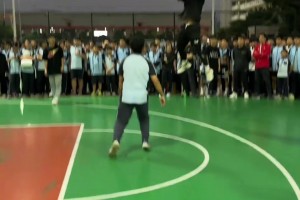 场均一个暴力超车！名场面：阿德耶米这球给桑乔看滑到了！