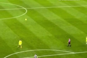 不容易啊！现场直拍罗梅罗的倒钩绝平，帮助球队客场拿走一分！