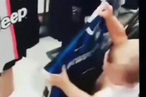 真内拉！这位小宝宝的蓝黑属性是天生的