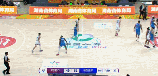 人到球到！高诗岩外线高抛助飞克里斯空接暴扣